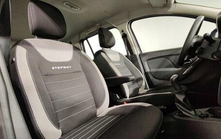 Dacia Logan II, 2018 год, 1 000 000 рублей, 11 фотография