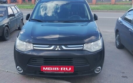 Mitsubishi Outlander III рестайлинг 3, 2012 год, 1 520 000 рублей, 2 фотография