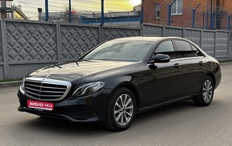 Mercedes-Benz E-Класс, 2019 год, 1 800 000 рублей, 1 фотография