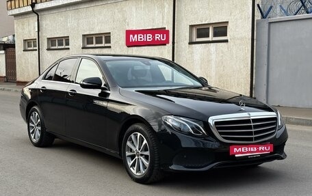 Mercedes-Benz E-Класс, 2019 год, 1 800 000 рублей, 3 фотография