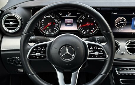 Mercedes-Benz E-Класс, 2019 год, 1 800 000 рублей, 12 фотография