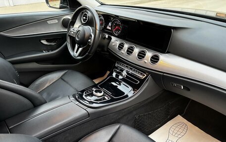 Mercedes-Benz E-Класс, 2019 год, 1 800 000 рублей, 13 фотография