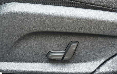 Mercedes-Benz E-Класс, 2019 год, 1 800 000 рублей, 15 фотография