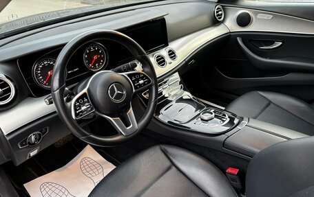 Mercedes-Benz E-Класс, 2019 год, 1 800 000 рублей, 8 фотография