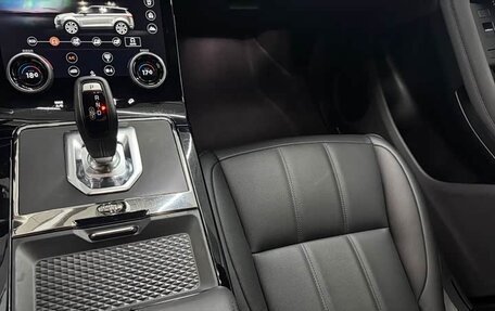 Land Rover Range Rover Evoque II, 2022 год, 3 300 000 рублей, 10 фотография