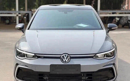 Volkswagen Golf VIII, 2021 год, 1 570 000 рублей, 2 фотография