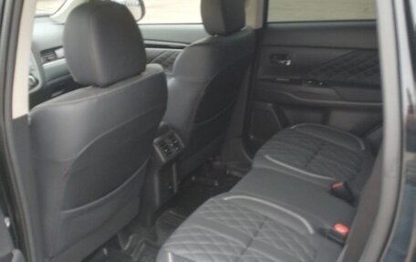 Mitsubishi Outlander III рестайлинг 3, 2022 год, 3 400 000 рублей, 5 фотография