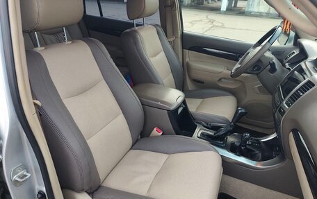 Toyota Land Cruiser Prado 120 рестайлинг, 2008 год, 1 545 000 рублей, 12 фотография