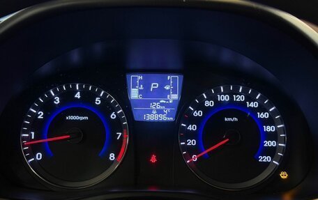 Hyundai Solaris II рестайлинг, 2015 год, 1 045 000 рублей, 10 фотография