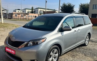 Toyota Sienna III, 2015 год, 2 100 000 рублей, 1 фотография