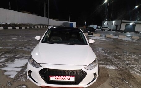 Hyundai Elantra VI рестайлинг, 2017 год, 900 000 рублей, 1 фотография