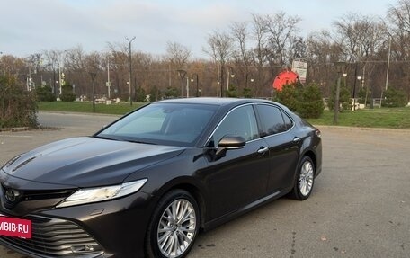 Toyota Camry, 2018 год, 2 510 000 рублей, 2 фотография