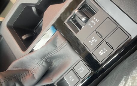 Toyota Land Cruiser Prado, 2024 год, 9 295 000 рублей, 17 фотография