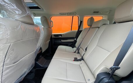 Toyota Land Cruiser Prado, 2024 год, 9 295 000 рублей, 31 фотография