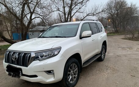Toyota Land Cruiser Prado 150 рестайлинг 2, 2017 год, 5 600 000 рублей, 3 фотография