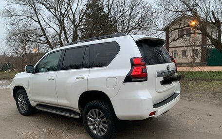 Toyota Land Cruiser Prado 150 рестайлинг 2, 2017 год, 5 600 000 рублей, 5 фотография