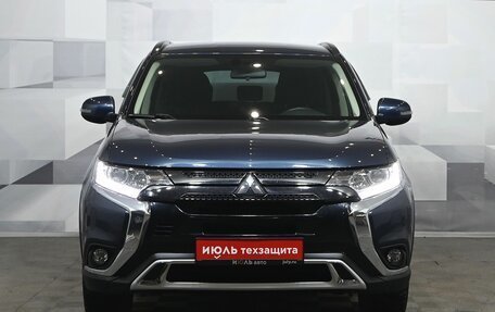 Mitsubishi Outlander III рестайлинг 3, 2021 год, 3 280 000 рублей, 2 фотография