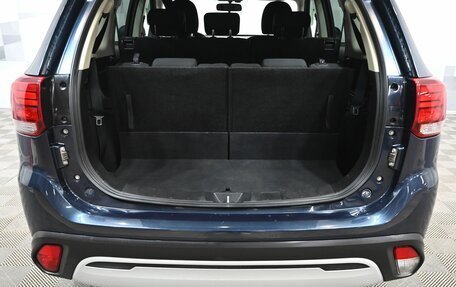 Mitsubishi Outlander III рестайлинг 3, 2021 год, 3 280 000 рублей, 6 фотография