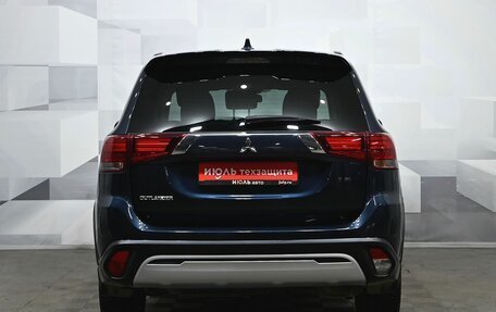 Mitsubishi Outlander III рестайлинг 3, 2021 год, 3 280 000 рублей, 5 фотография