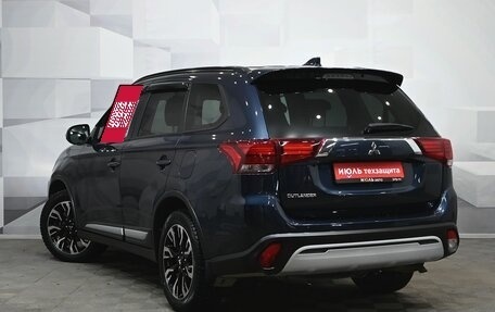 Mitsubishi Outlander III рестайлинг 3, 2021 год, 3 280 000 рублей, 4 фотография