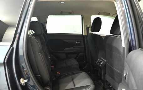 Mitsubishi Outlander III рестайлинг 3, 2021 год, 3 280 000 рублей, 21 фотография