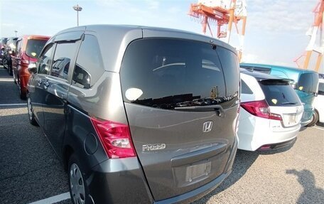 Honda Freed I, 2011 год, 690 000 рублей, 2 фотография