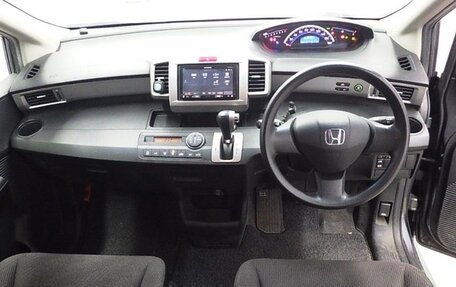 Honda Freed I, 2011 год, 690 000 рублей, 5 фотография