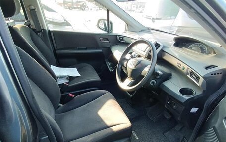 Honda Freed I, 2011 год, 690 000 рублей, 16 фотография