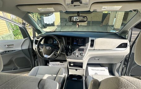 Toyota Sienna III, 2015 год, 2 100 000 рублей, 7 фотография