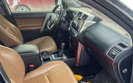 Toyota Land Cruiser Prado 150 рестайлинг 2, 2014 год, 3 200 000 рублей, 17 фотография