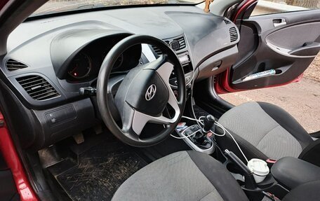 Hyundai Solaris II рестайлинг, 2011 год, 600 000 рублей, 5 фотография