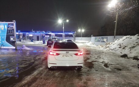 Hyundai Elantra VI рестайлинг, 2017 год, 900 000 рублей, 4 фотография