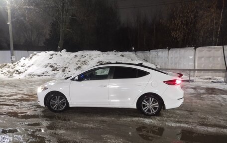 Hyundai Elantra VI рестайлинг, 2017 год, 900 000 рублей, 5 фотография