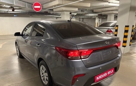 KIA Rio IV, 2018 год, 1 300 000 рублей, 10 фотография