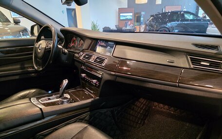 BMW 7 серия, 2015 год, 2 150 000 рублей, 27 фотография