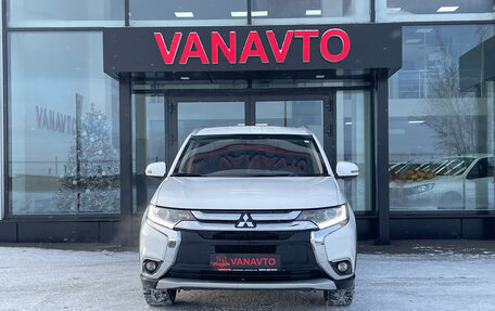 Mitsubishi Outlander III рестайлинг 3, 2016 год, 1 785 000 рублей, 3 фотография