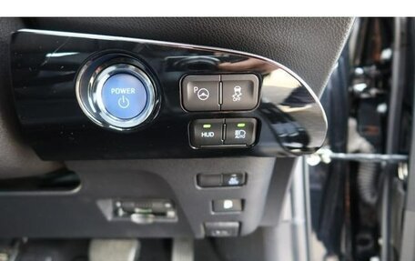 Toyota Prius IV XW50, 2020 год, 1 650 002 рублей, 9 фотография