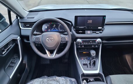 Toyota RAV4, 2025 год, 3 950 000 рублей, 10 фотография