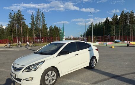 Hyundai Solaris II рестайлинг, 2014 год, 900 000 рублей, 3 фотография