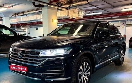 Volkswagen Touareg III, 2018 год, 5 000 000 рублей, 3 фотография