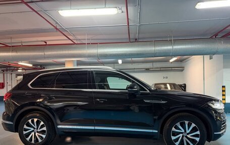 Volkswagen Touareg III, 2018 год, 5 000 000 рублей, 6 фотография