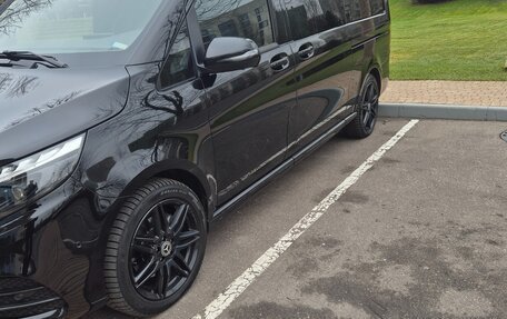 Mercedes-Benz V-Класс, 2023 год, 12 000 000 рублей, 3 фотография