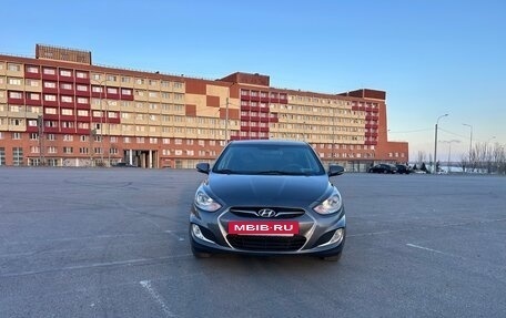 Hyundai Solaris II рестайлинг, 2012 год, 750 000 рублей, 2 фотография