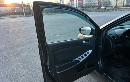 Hyundai Solaris II рестайлинг, 2012 год, 750 000 рублей, 9 фотография