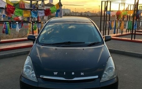 Toyota Wish II, 2004 год, 750 000 рублей, 1 фотография