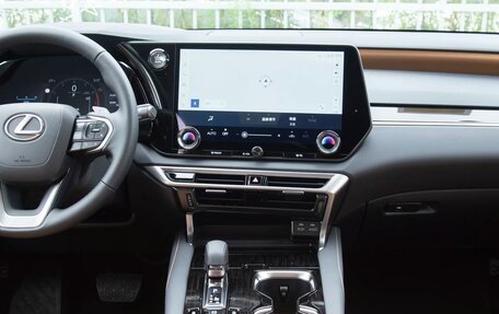 Lexus RX IV рестайлинг, 2025 год, 7 322 000 рублей, 12 фотография