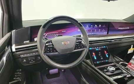 Cadillac Escalade V, 2025 год, 21 400 000 рублей, 14 фотография