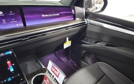 Cadillac Escalade V, 2025 год, 21 400 000 рублей, 19 фотография