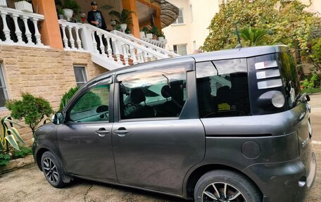 Toyota Sienta I, 2010 год, 800 000 рублей, 2 фотография