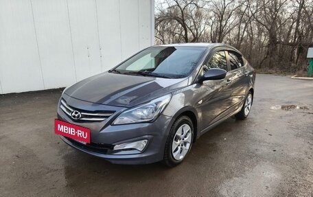 Hyundai Solaris II рестайлинг, 2015 год, 990 000 рублей, 7 фотография